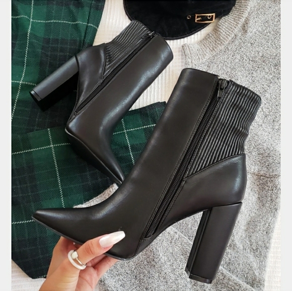🆕️Apple Picking Collection// Black bootie - Picture 2 of 7